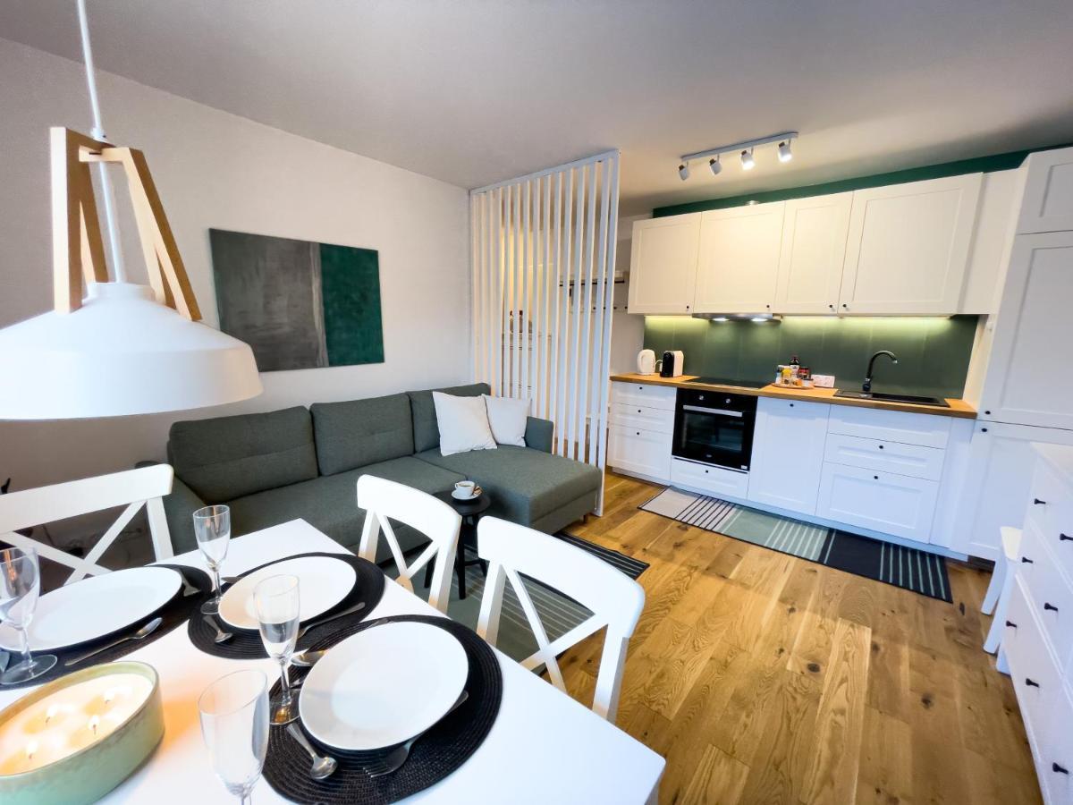Urban Apartments Cosy No 4, Free Private Parking, Self Check-In Хожув Экстерьер фото