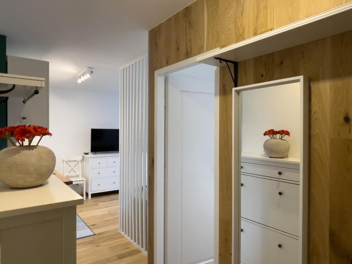 Urban Apartments Cosy No 4, Free Private Parking, Self Check-In Хожув Экстерьер фото